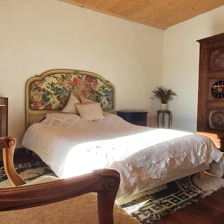 La D'hote Du Petit Mazilloux