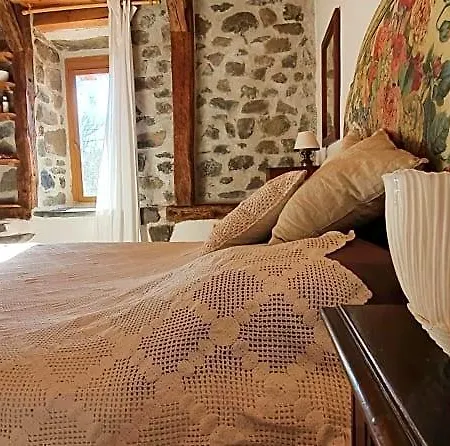 Bed and Breakfast La D'hote Du Petit Mazilloux Presailles