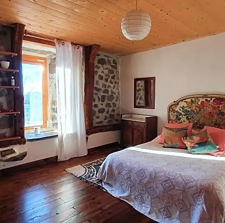 Bed and Breakfast La D'hote Du Petit Mazilloux