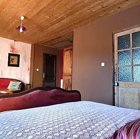 La D'hote Du Petit Mazilloux Bed and Breakfast Presailles